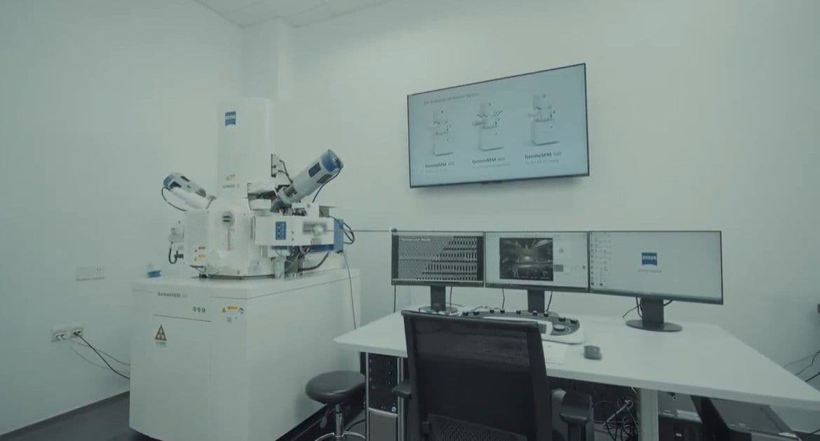 zeiss 1.jpg